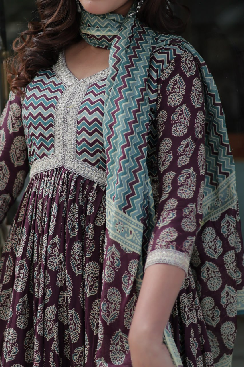 Arresting Pure Cotton 3-Piece Suit Set - ETHNICDEAL