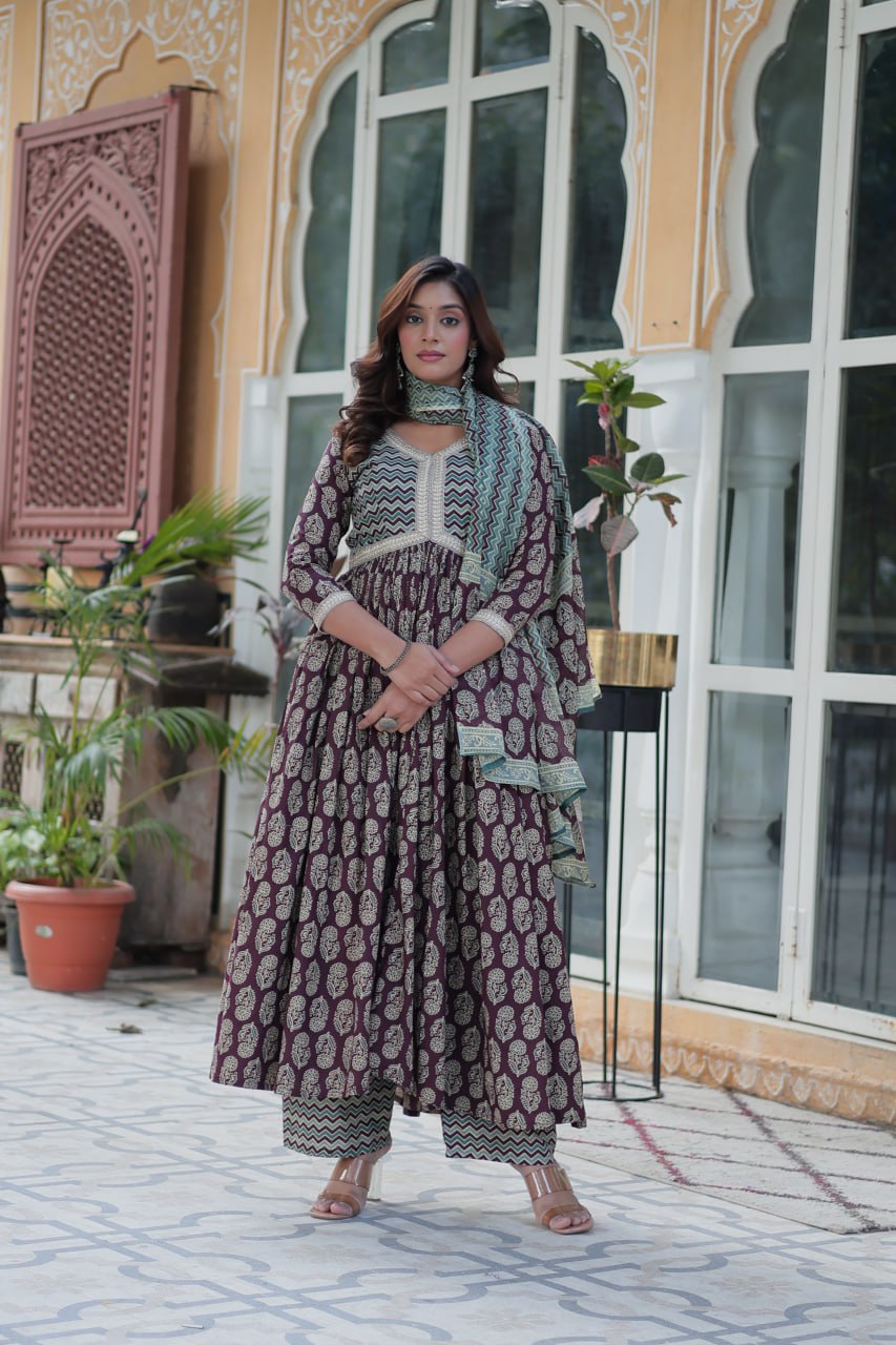 Arresting Pure Cotton 3-Piece Suit Set - ETHNICDEAL