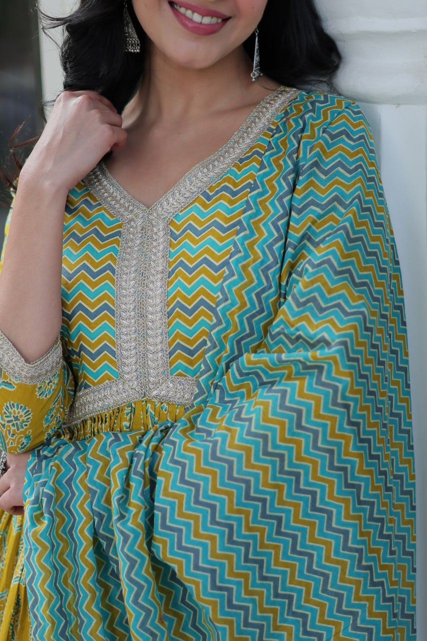 Arresting Pure Cotton 3-Piece Suit Set - ETHNICDEAL