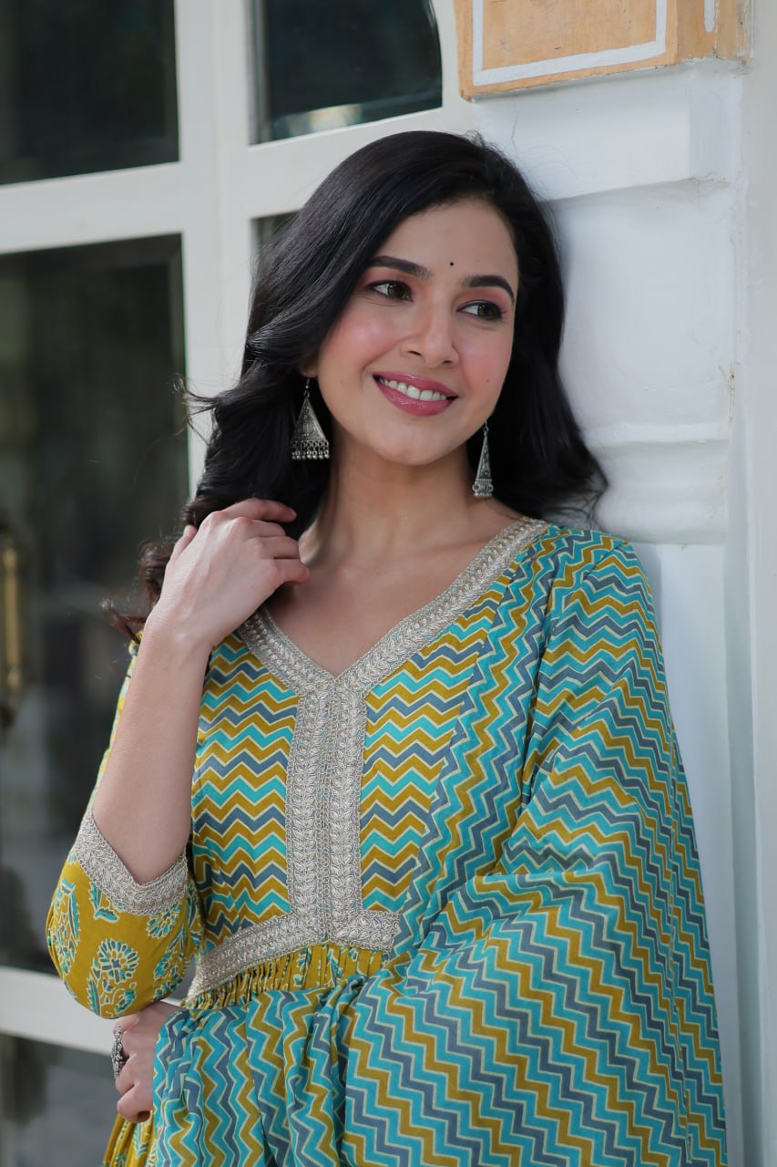 Arresting Pure Cotton 3-Piece Suit Set - ETHNICDEAL