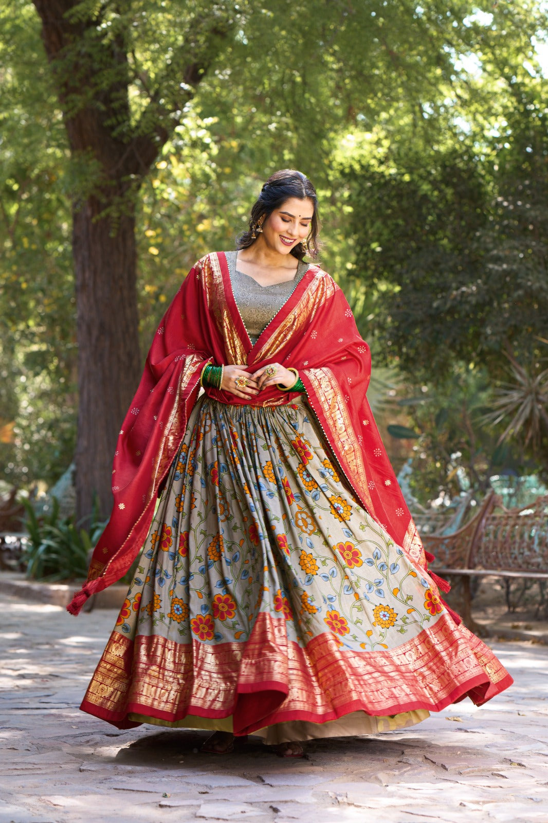 Elegant Gray Tussar Silk Kalamkari Printed Lehenga Choli Set - Ethnicwish