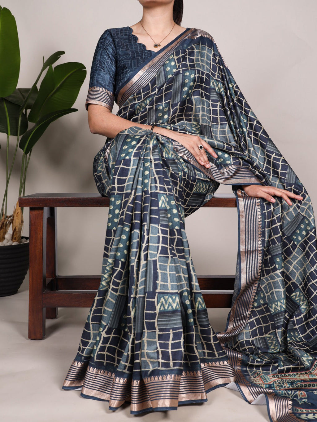 Luminous Navy Blue Tussar Silk Viscose Border Worked Printed Saree - Ethnicwish