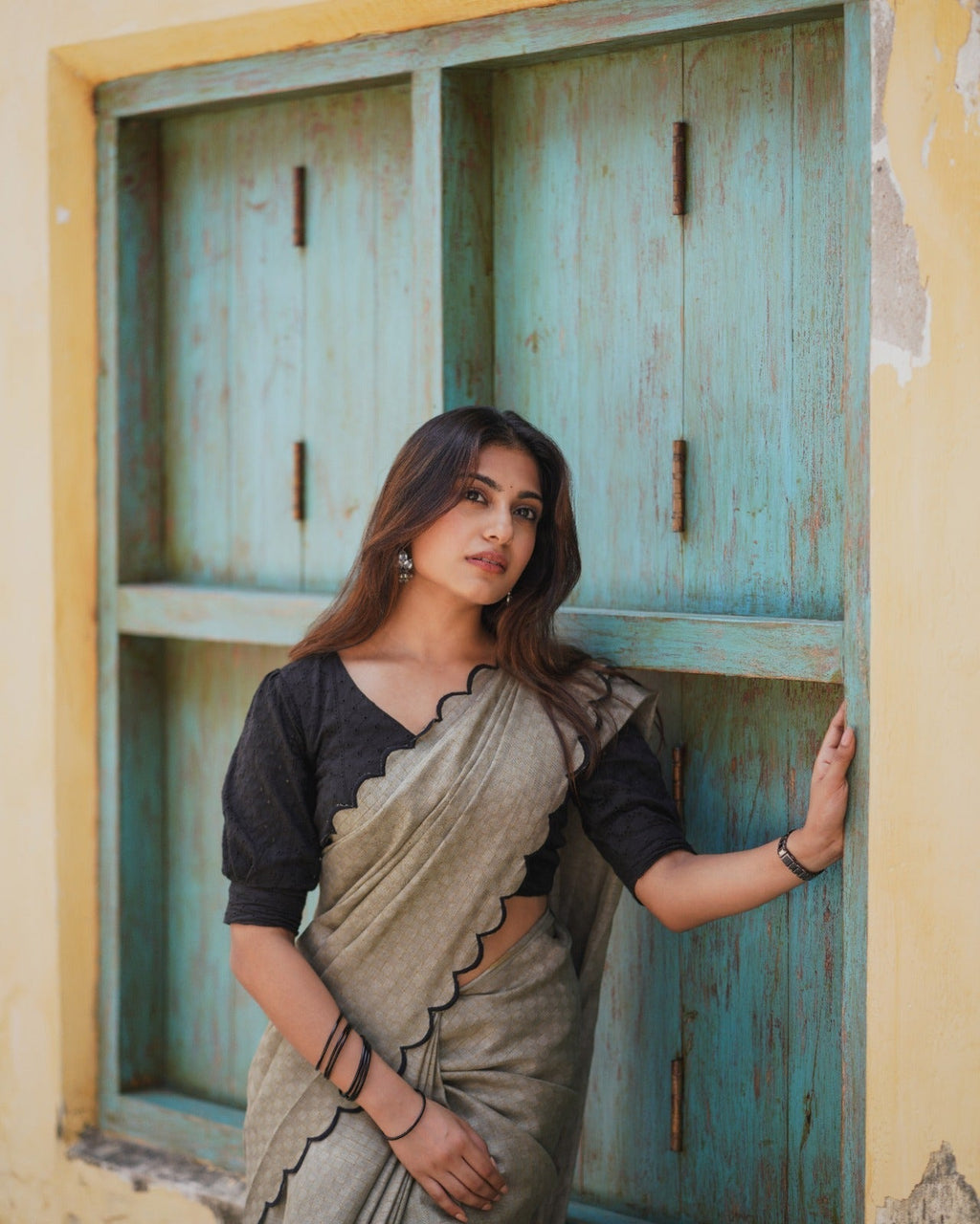 Hypnotic Gadhawal Chex Arca Work Saree With Lucknowi Blouse - Ethnicwish