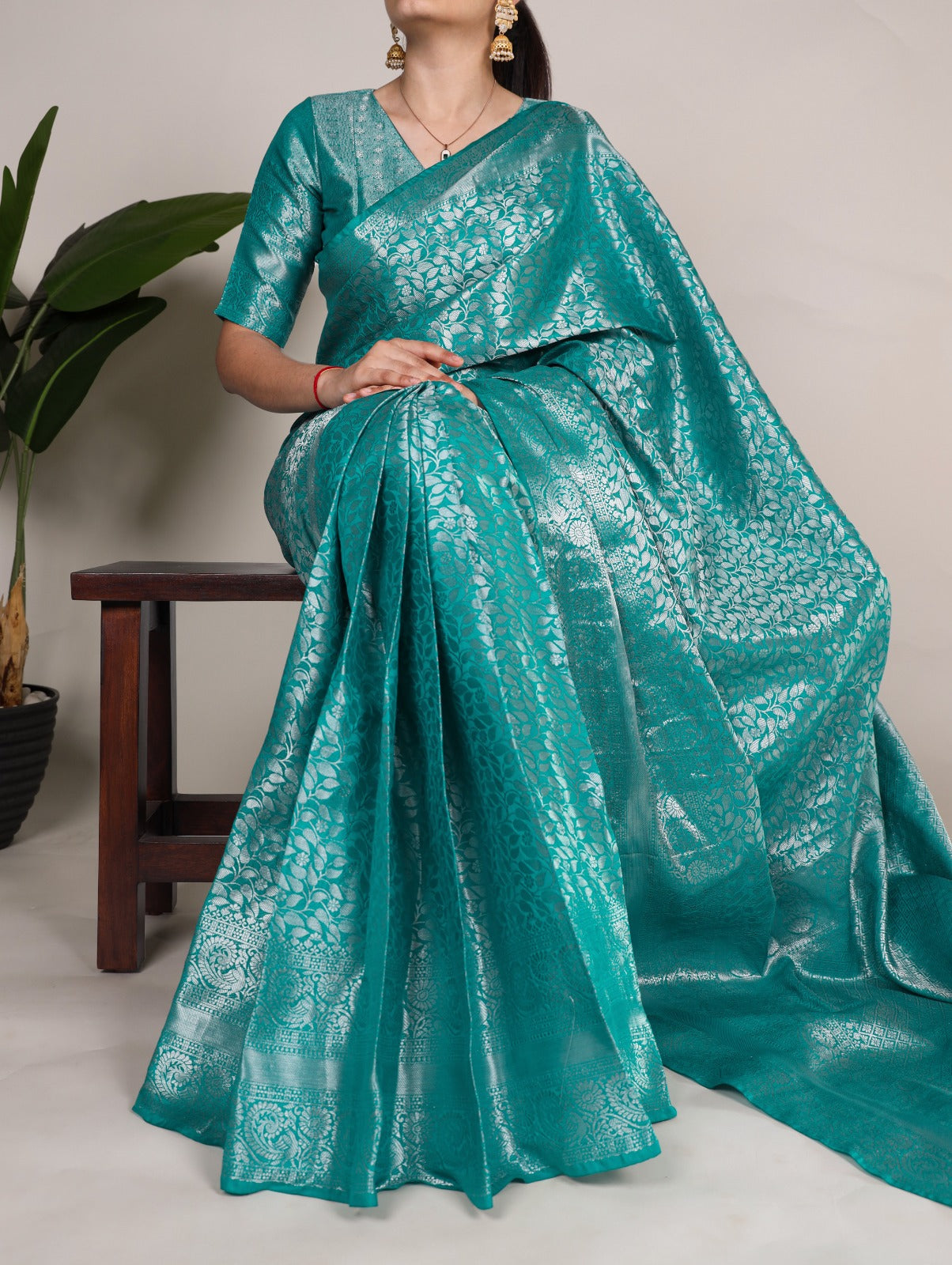 Graceful Firozi Kanjivaram Silk Zari Weaving Worked Saree - Ethnicwish