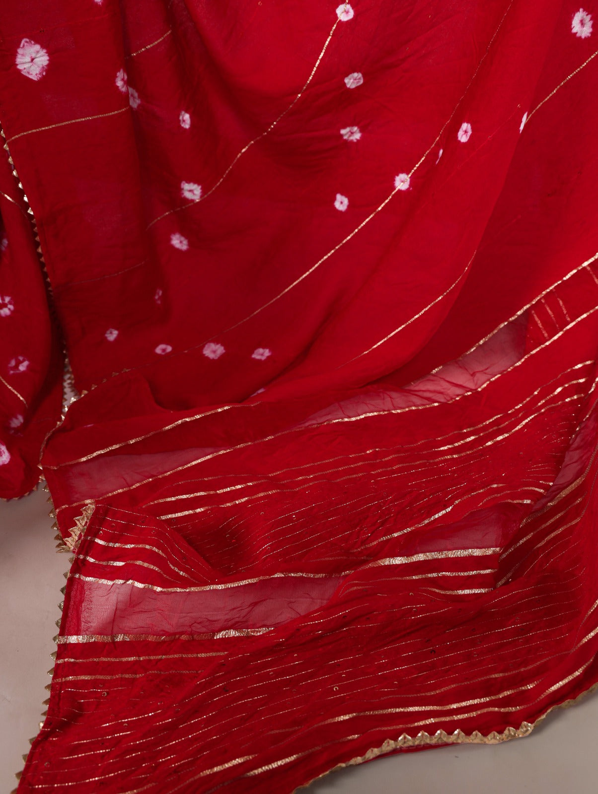 Enamoring Red Viscose Chanderi Sequins Zari Line Saree - Ethnicwish