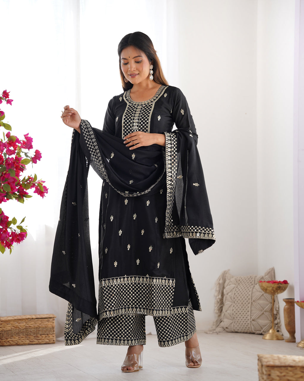 Elegant Embroidered Chinon Silk Kurta Set – A Touch of Royalty - ETHNICDEAL