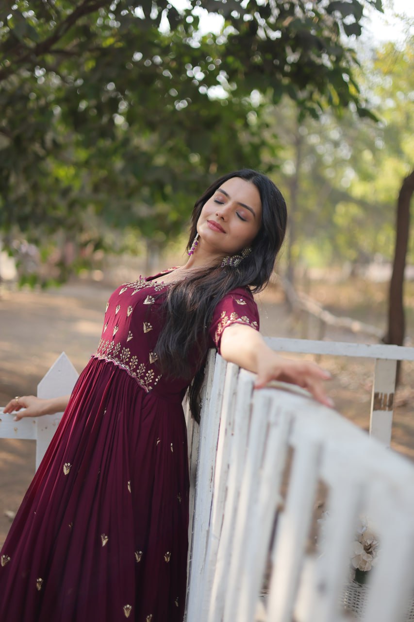 Dashing Faux Georgette Zari Sequins Worked Designer Gown - Ethnicwish