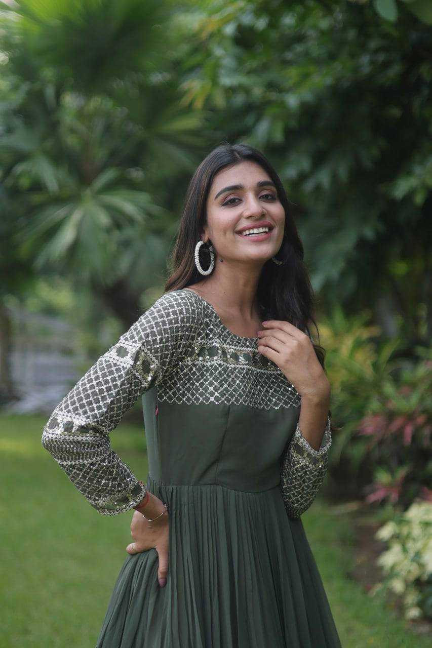 Magnetic Faux Georgette Zari Sequins Worked Gown - Ethnicwish