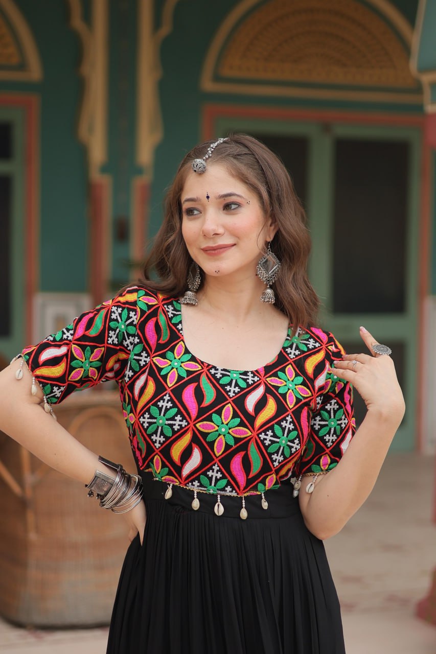 Elegant Black Rayon Gown with Kutchi Gamthi & Kodi Work – 10 Meter Flair - ETHNICDEAL