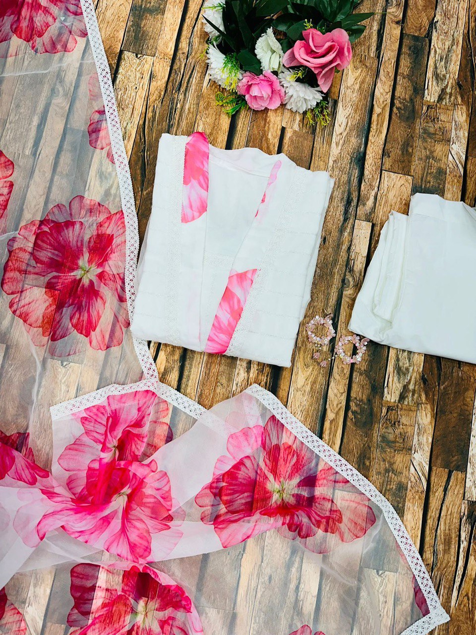 Posh White Organza Straight Kurta Pant With Dupatta Set - Ethnicwish